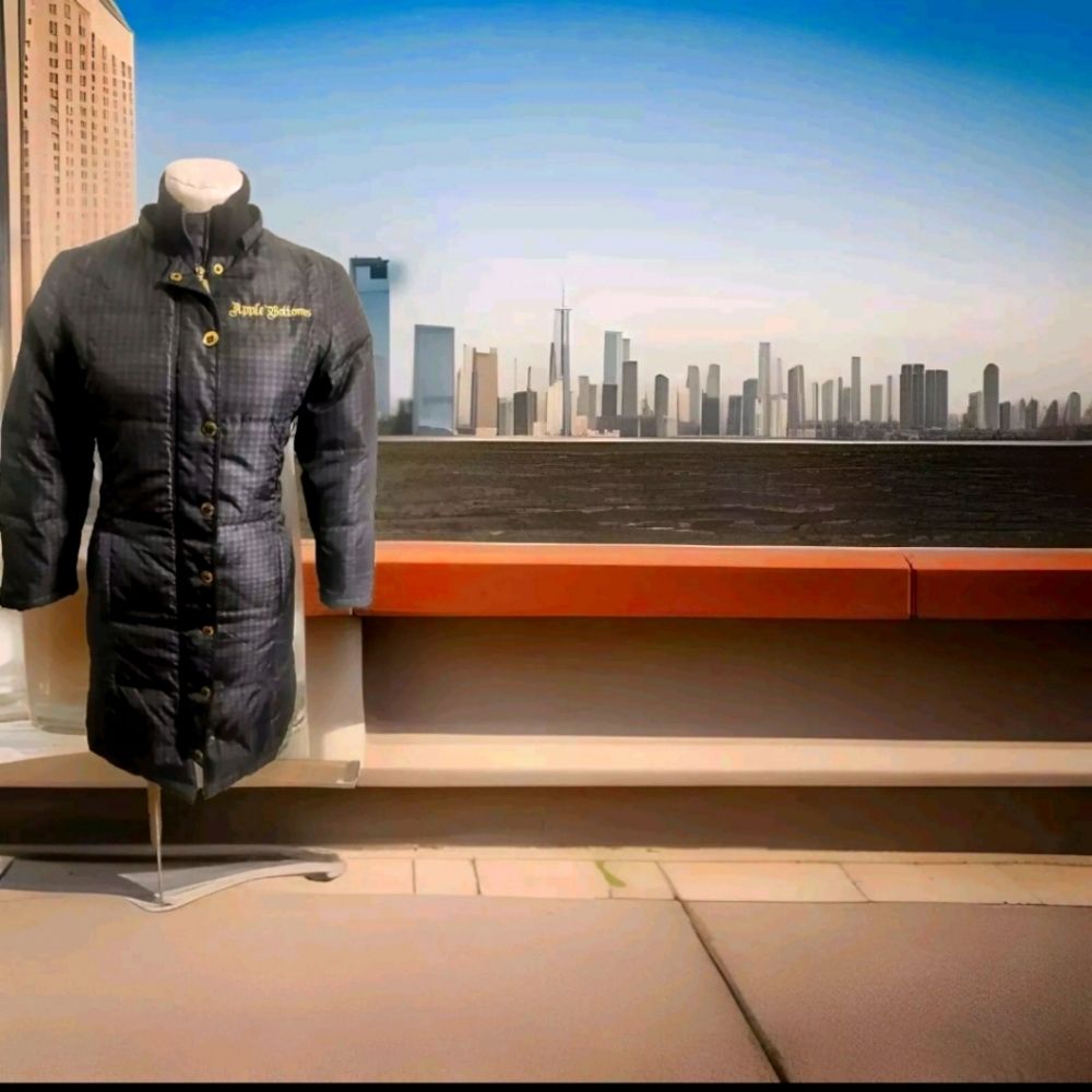 Apple Bottoms  Women puffer black jacket. Size M.